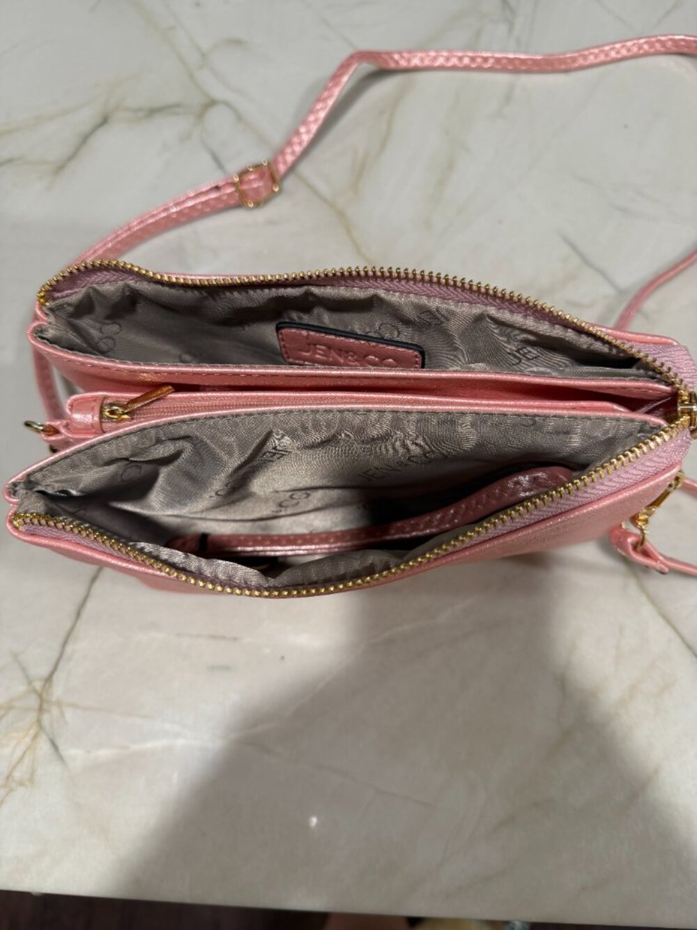 Jen & Co. Riley Crossbody Wristlet - Picture 3 of 3